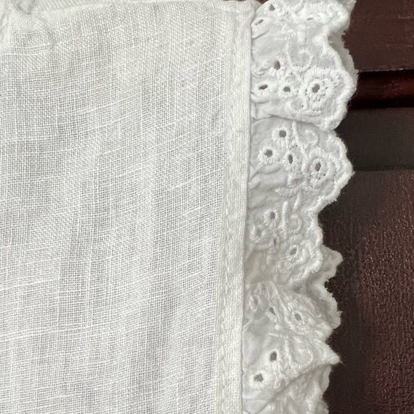 VGUC Linen Tops with Eyelet Trim - SET OF TWO - Picture 5 of 16